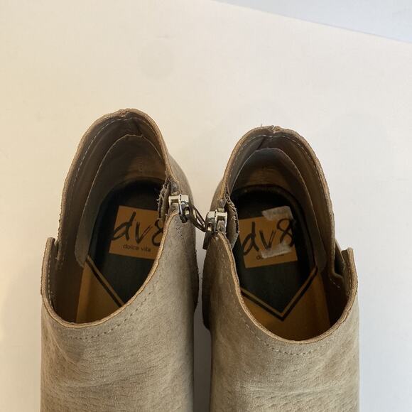 Dolce Vita 9.5 bootie Ankle boot neutral DV8 Taupe Olive Distressed heeled Boho - Picture 15 of 16